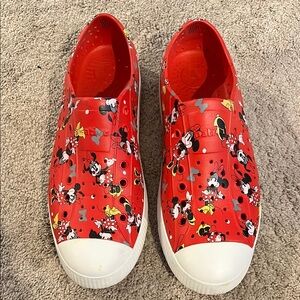 Disney Minnie Mouse Native slip-ons women’s 11
